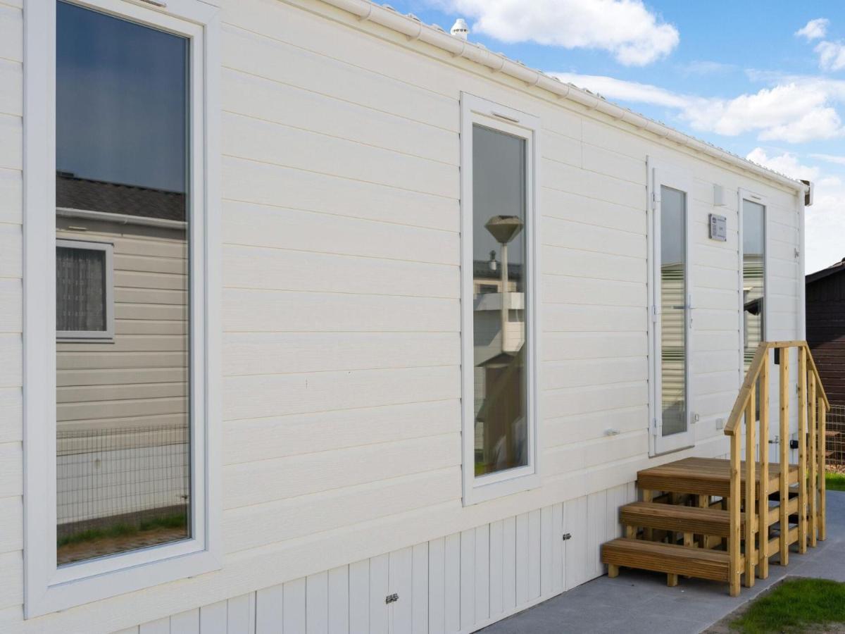 Modern mobile home in Middelkerke with garden Buitenkant foto