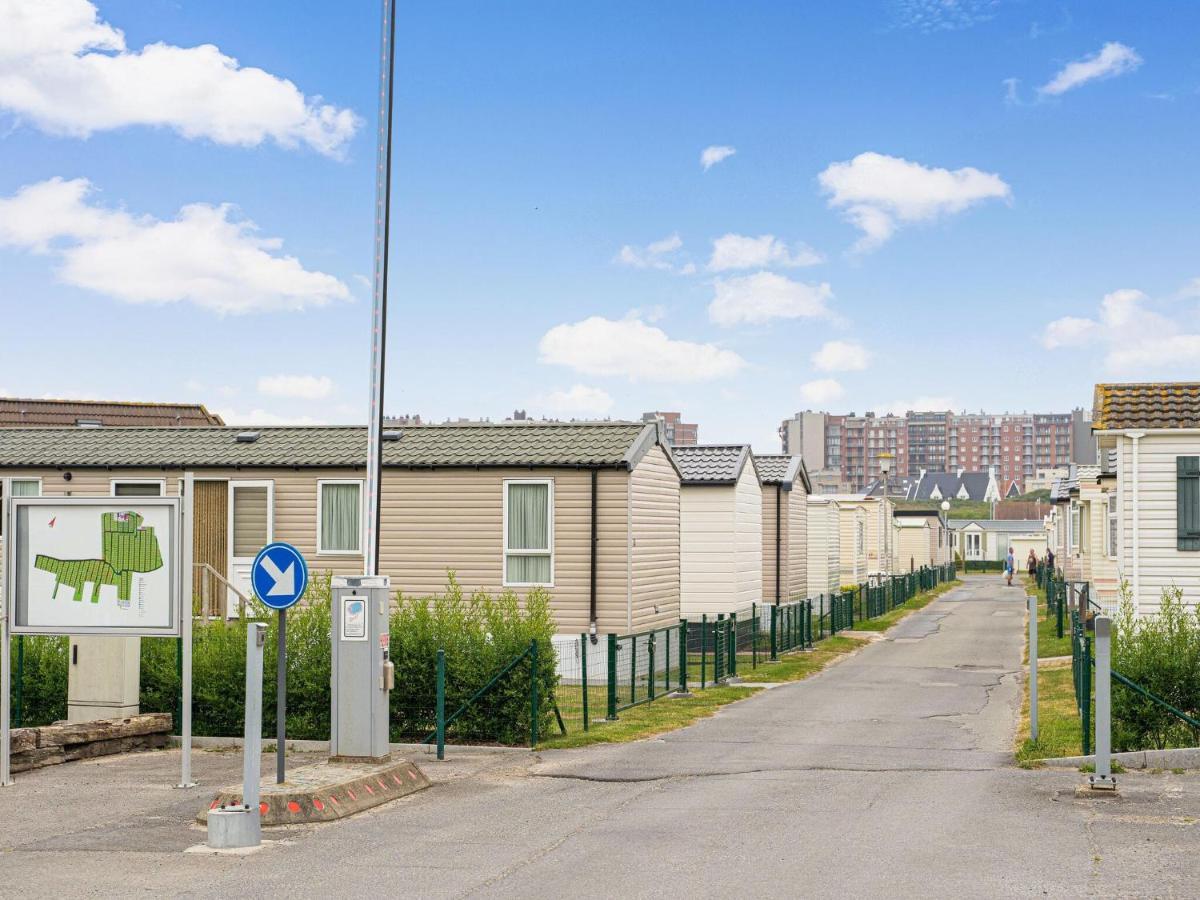 Modern mobile home in Middelkerke with garden Buitenkant foto